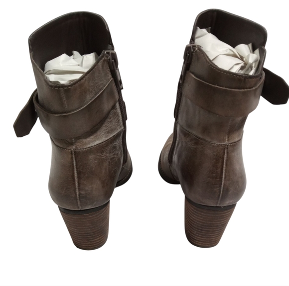 Arturo Chiang Brown Leather Ankle Boots Strap Buckle Side Zip Booties Women’s 7 - Picture 4 of 6